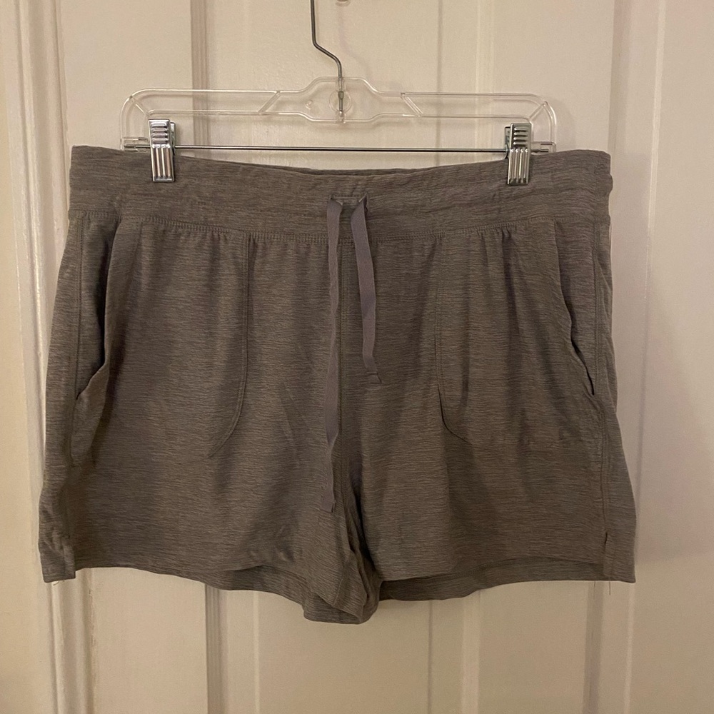 90 Degree By Reflex Heather Gray Athletic/Lounge Shorts size XL